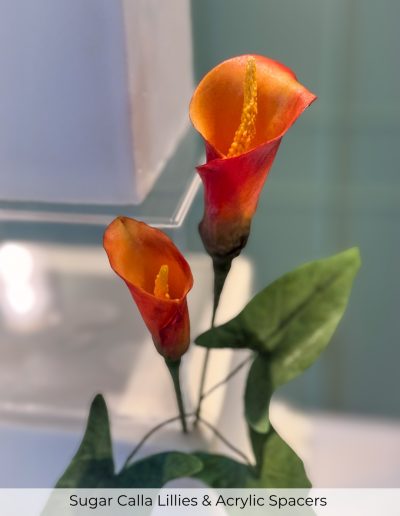 Sugar Calla Lilies & Acrylic Spacer – Modern Wedding Cake Deta